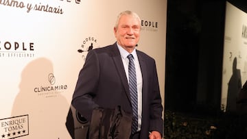 Wayne Brabender, en un reciente reconocimiento a su gran trayectoria en el baloncesto.