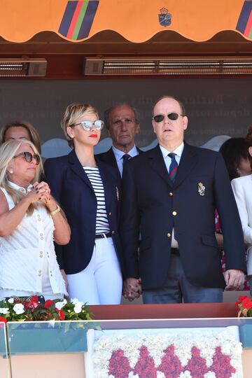 El Pr¨ªncipe Alberto de M¨®naco junto a su esposa, la Princesa Charlene.