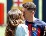 Anna se rinde a Lewandowski tras su presentación con el Barcelona