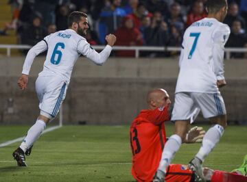 Nacho puso el 0-3 en el marcador. 