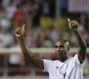 Frederic Kanouté visita al Sevilla para darle "ánimos" a sus ex