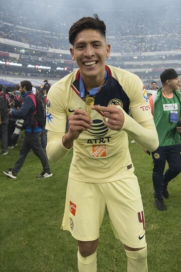 Edson (21 años)  tuvo un gran cierre de torneo, le dio el título al América en la final contra Cruz Azul. Álvarez ya tiene experiencia mundialista, fue a Rusia 2018 con Juan Carlos Osorio. Su paso en primera división lo respalda con 89 partidos.