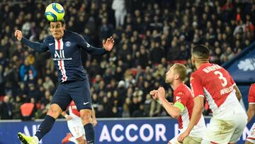 Paris Saint-Germain&#039;s Uruguayan forward Edinson Cavani heads the ball during the French L1 football match between Paris Saint-Germain and AS Monaco at the Parc des Princes stadium in Paris on January 12, 2020. (Photo by Bertrand GUAY / AFP)