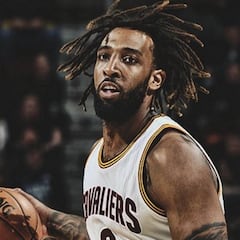 LeBron quiere reclutar para sus Cavs a un número 2 del draft