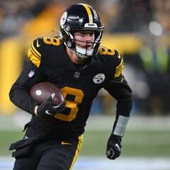 Mike Tomlin: Kenny Pickett ha mejorado