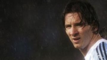 <b>CUESTIONADO.</b> Leo Messi no deja de ser criticado por sus actuaciones con Argentina.