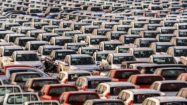 ¿Por qué está disminuyendo la compra de autos nuevos en China?