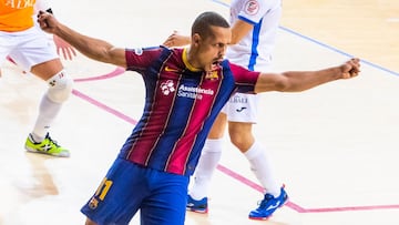 Ferrao celebra uno de sus goles ante Valdepe&ntilde;as.