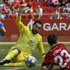 Diego López aleja al Espanyol de su peor año de imbatibilidad