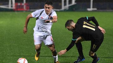 Moreriro se marcha de un rival en el España-Austria Sub-19.