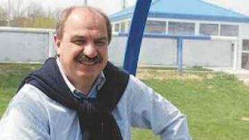 <b>OPCIÓN. </b>Mané, que rechazó una oferta tras el despido de Kresic, es el candidato junto a Marcos.