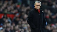 Mourinho facing striker crisis