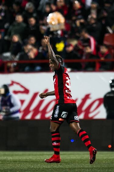Xolos dominó con tres goles a Lobos BUAP en la Liga MX