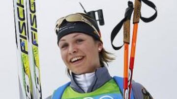 Neuner y Kuzmina, oro y plata en persecución, primeras multimedallistas