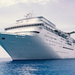 Jubilados embarcan en un idílico crucero de Nochevieja y acaban viviendo una pesadilla de 21.000 euros: “Él era amable”