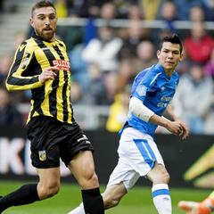 Nuevo recital del 'Chucky' Lozano: doblete y asistencia