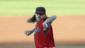 El abridor de los Indians fue encontrado culpable de salir de fiesta con el pitcher Zach Plesac durante una visita del club de Cleveland a Chicago.