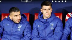 Ángel Correa y Álvaro Morata juntos en el banquillo del Atlético.