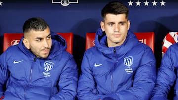 Ángel Correa y Álvaro Morata juntos en el banquillo del Atlético.