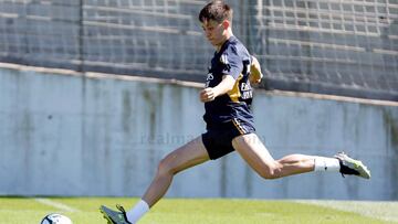 Arda Güler, en uno de los entrenamientos de la pretemporada del Real Madrid.