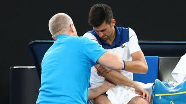 Djokovic undergoes "small medical intervention"
