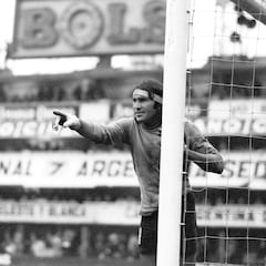 Del Bernabéu a la Intercontinental : los mejores momentos de Hugo ‘Loco’ Gatti, el arquero argentino que es leyenda