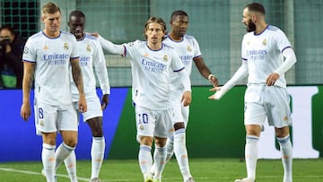 Kroos, Mendy, Modric, Alaba y Benzema, en el Sheriff Tiraspol-Real Madrid de la fase de grupos de la Champions.