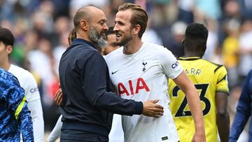 Tottenham Hotspur's English striker Harry Kane and Tottenham Hotspur's Portuguese head coach Nuno Espirito Santo embrace on the pitch after the English Premier League football match between Tottenham Hotspur and Watford at Tottenham Hotspur Stad