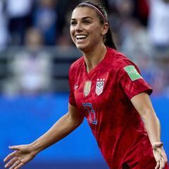 Alex Morgan, de récord: marca un répoker y agita el Mundial