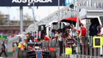 MALA ACTUACI&Oacute;N . Que Button pudiera finalizar la carrera en Albert Park es el &uacute;nico dato positivo de McLaren en el GP de Australia.
 