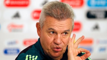 MEX2178. GUADALAJARA (MÉXICO), 14/10/2024.- El entrenador de la selección mexicana de fútbol, Javier Aguirre, habla durante una rueda de prensa este lunes, previo a un partido amistoso ante la selección de Estados Unidos, en el Estadio Akron de Guadalajara (México). Aguirre aseguró tener independencia en sus decisiones y reveló que jamás nadie a osado imponerle jugadores porque él no lo permitiría. EFE/ Francisco Guasco