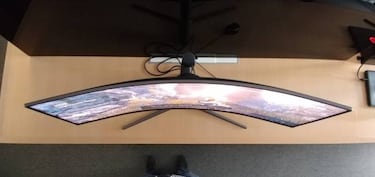 Samsung CHG90, el primer monitor con dos pantallas a la vez