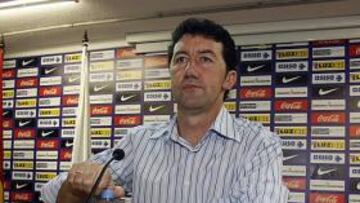 <b>ILUSIONADO. </b>Juan Carlos Mandiá, ayer, en la sala de prensa del estadio José Rico Pérez.