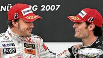 <b>AMIGOS... Y TAL VEZ COMPAÑEROS. </b>Fernando Alonso, en la imagen en el podio de Nurburgring, puede compartir equipo con Mark Webber en la temporada 2008.