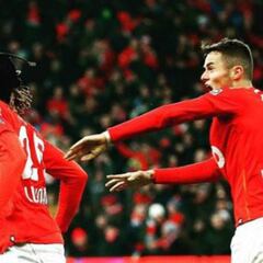 En un partido cardíaco, Standard Lieja de Ochoa suma de a tres