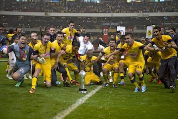 Fue una de las finales más dramáticas de la historia del futbol mexicano cuando Club América le ganó a Cruz Azul 4-2. Fue gracias a un gol del portero Moisés Muñoz, con el que a 155 segundos antes de acabar el tiempo de compensación consiguieron el empate, se fueron a tiempos extras y luego a penales.