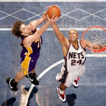 Pau lleg¨® a Los Angeles Lakers en 2008. Con el conjunto angelino gan¨® dos anillos de la NBA, el 2009 y 2010.