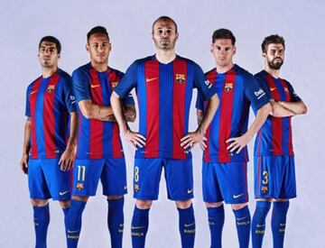 Luis Suárez, Neymar, Andrés Iniesta, Leo Messi and Gerard Piqué pose in Barça's 2016/17 home kit.