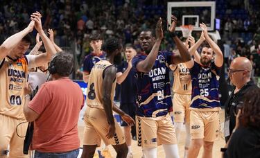 El UCAM sorprende al Unicaja y pone patas arriba el playoff