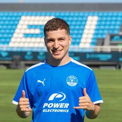 Armando Shashoua: “Quiero enseñar a todo el mundo que puedo jugar en Segunda”