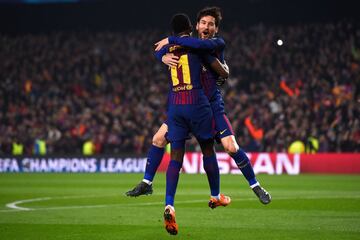 2-0. Dembelé celebró el segundo gol con Messi.