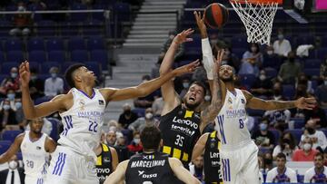 03/10/21 PARTIDO BALONCESTO ACB REAL MADRID LENOVO TENERIFE
TAVARES HANGA GUERRA