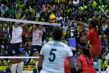 La Selección Colombia de Voleibol Femenino venció en sets corridos a Perú en el Coliseo El Salitre y definirá el cupo a los Juegos Olímpicos Tokio 2020 frente a Argentina.