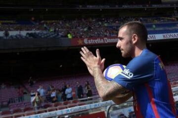 Paco Alcácer presented at Camp Nou: in images