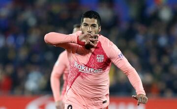 0-2. Luis Suárez celebró el segundo gol.