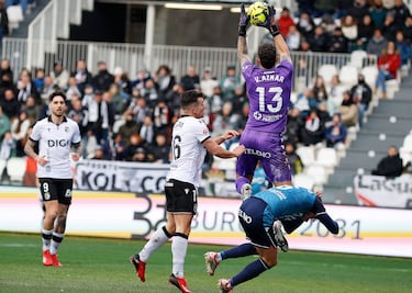 El Cádiz sale vivo de El Plantío