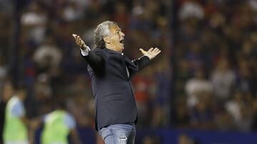 El actual entrenador de Tigre de Argentina se refirió a la posibilidad de asumir en el conjunto donde dejó un gran recuerdo como jugador.