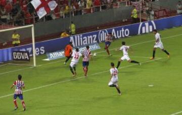 Sevilla - Atlético de Madrid. 1-3. Tercer gol Cristian Rodríguez.