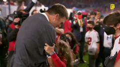 El apasionado beso de Gisele Bündchen a Tom Brady tras ganar la Super Bowl