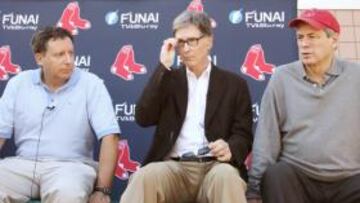 <b>A LA ESPERA. </b>Henry, en el centro, quiere 'debutar' contra el Everton.